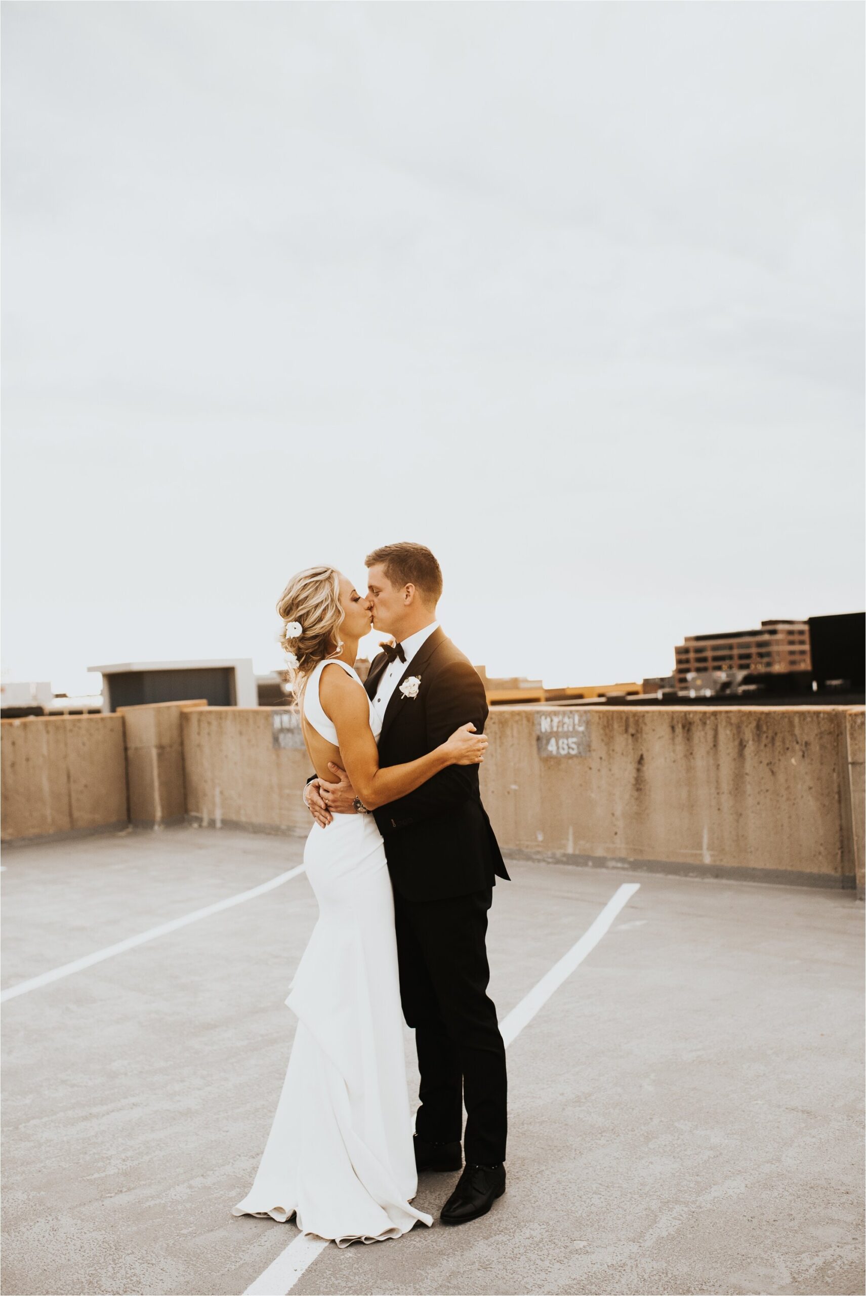  rooftop sunset golden hour couple photos wedding day photographer photos photography minneapolis minnesota MN north loop skyline city urban 